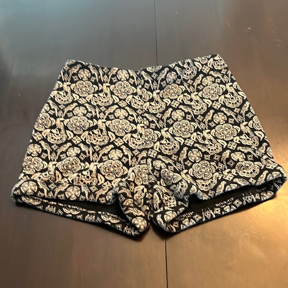 Abercrombie Kids Black and White Parrot Shorts Size M12